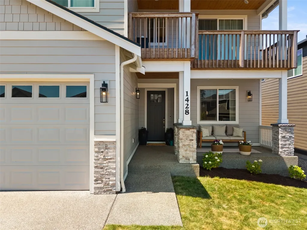 1428 Baker Heights Loop Bremerton WA 98312