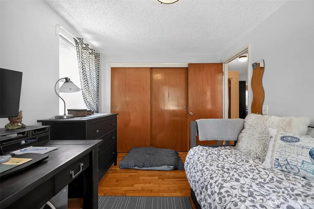 9219 26th Avenue SW Seattle WA 98106