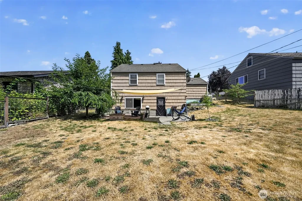 9219 26th Avenue SW Seattle WA 98106