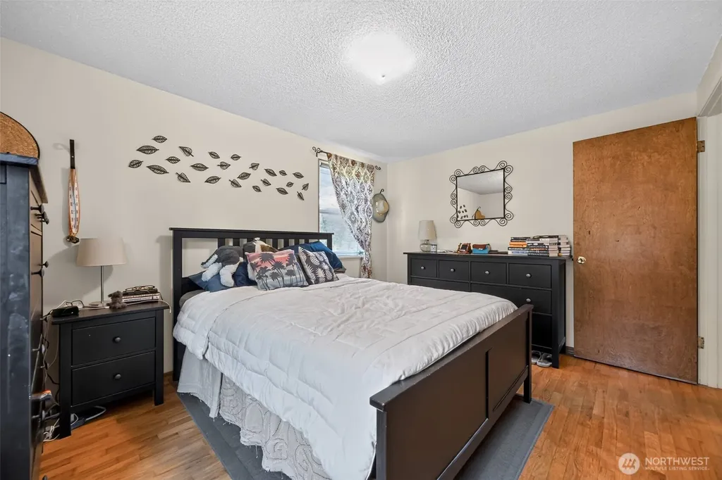 9219 26th Avenue SW Seattle WA 98106