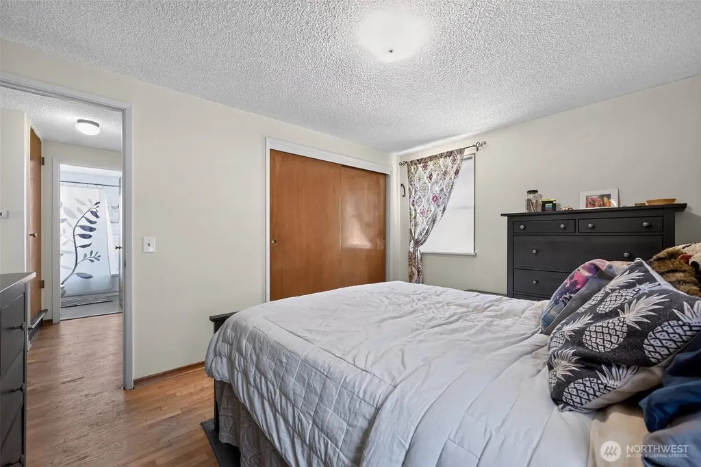 9219 26th Avenue SW Seattle WA 98106