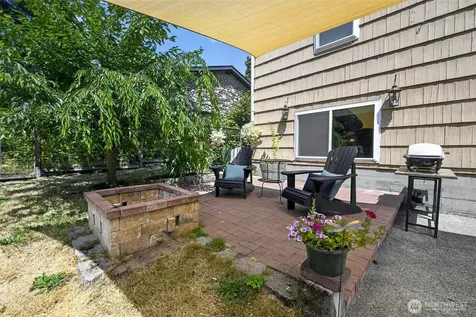9219 26th Avenue SW Seattle WA 98106