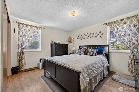 9219 26th Avenue SW Seattle WA 98106