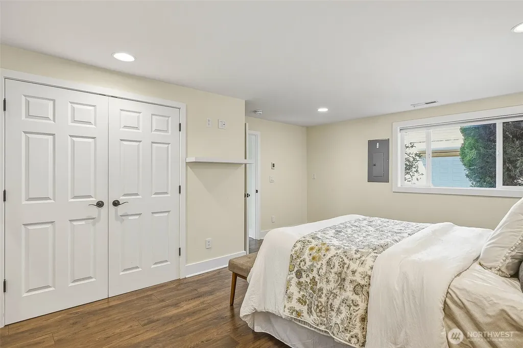 11350 28th Avenue NE Seattle WA 98125
