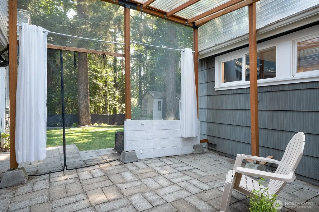 11350 28th Avenue NE Seattle WA 98125