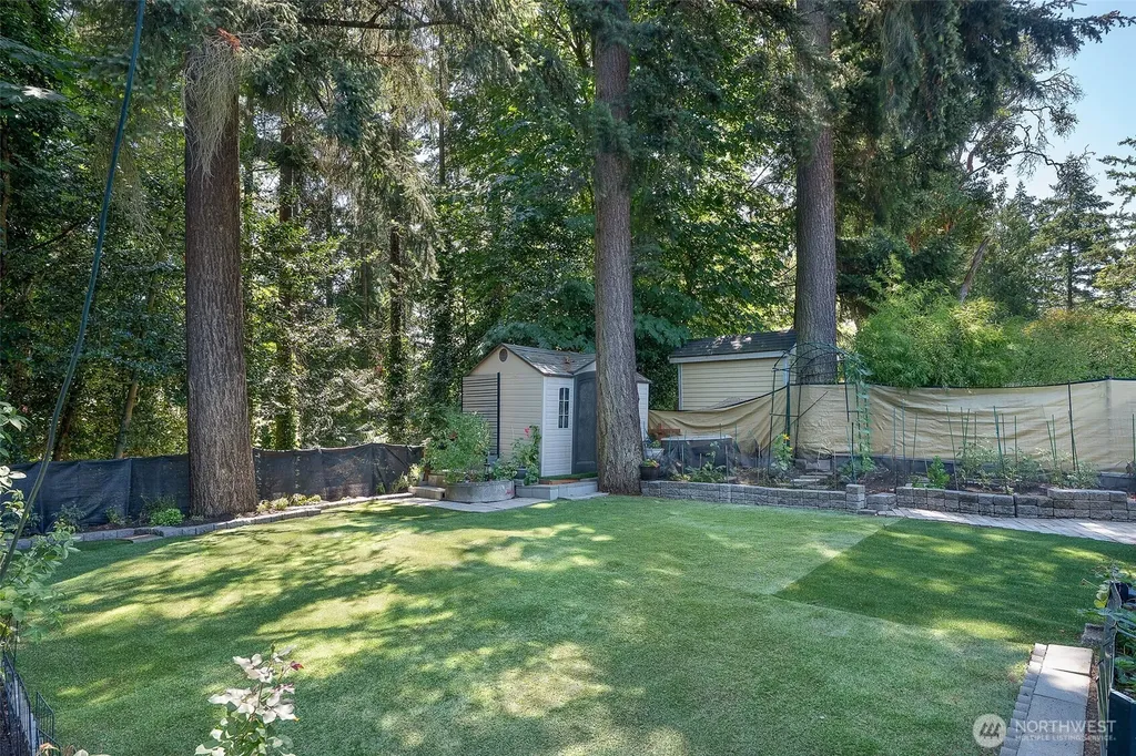 11350 28th Avenue NE Seattle WA 98125