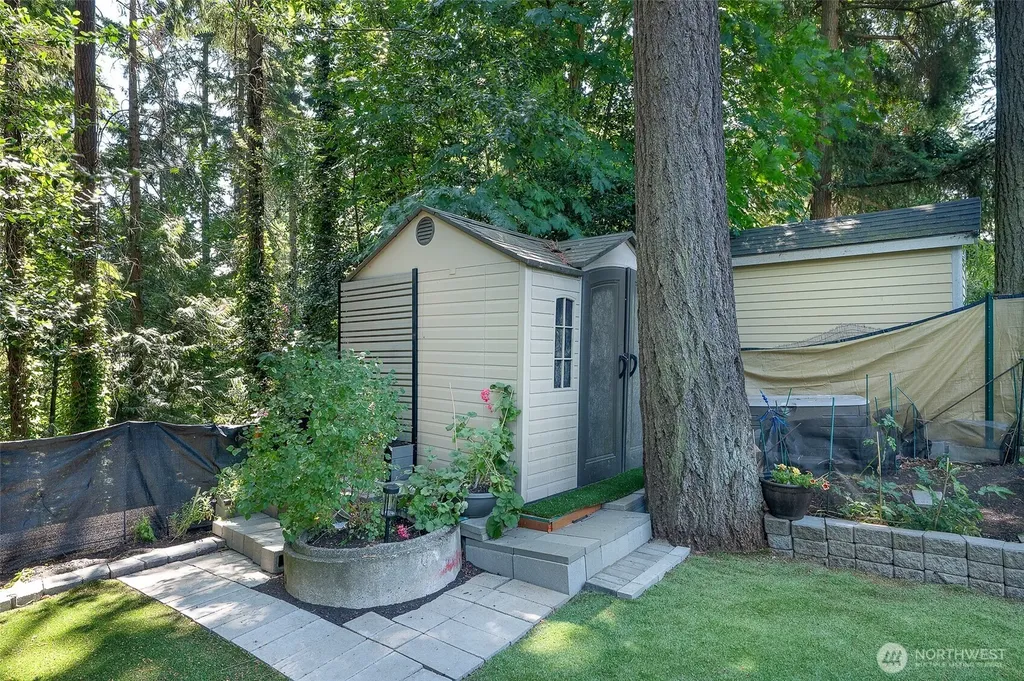 11350 28th Avenue NE Seattle WA 98125
