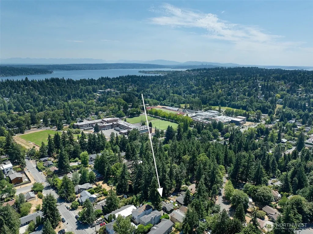 11350 28th Avenue NE Seattle WA 98125