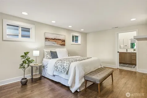 11350 28th Avenue NE Seattle WA 98125