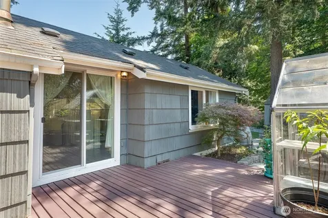 11350 28th Avenue NE Seattle WA 98125