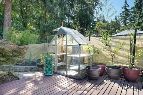 11350 28th Avenue NE Seattle WA 98125