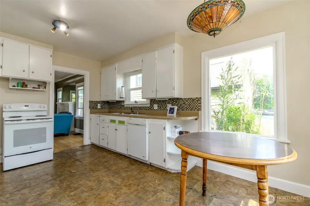 220 S 55th Street Tacoma WA 98408