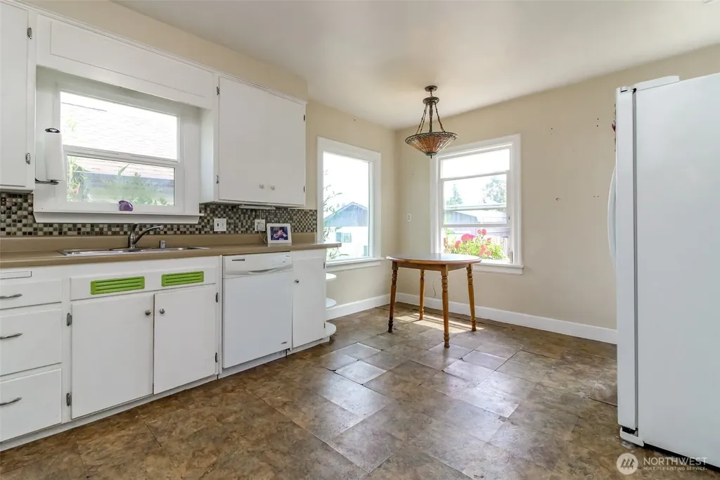 220 S 55th Street Tacoma WA 98408