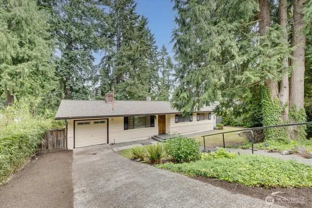 15062 SE 44th Street Bellevue WA 98006
