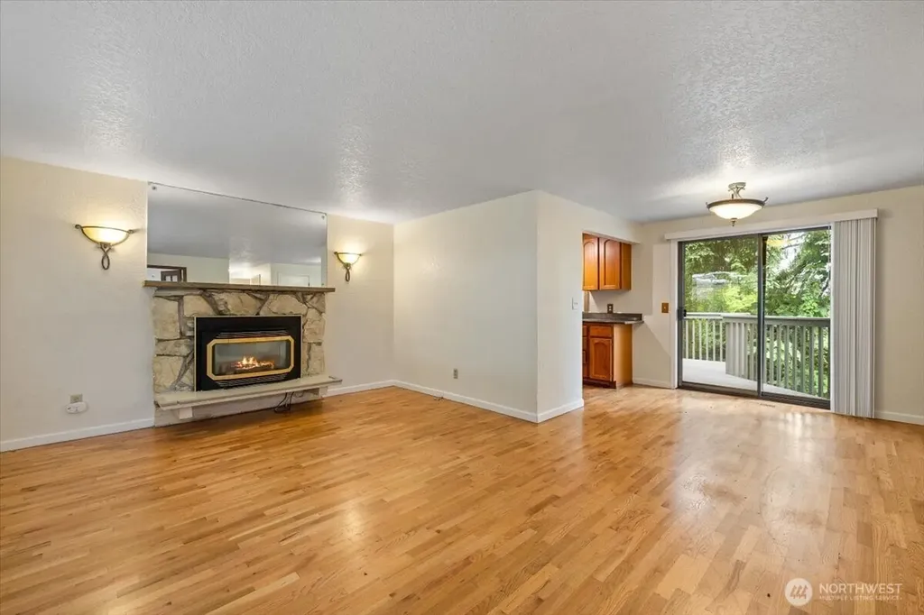 15062 SE 44th Street Bellevue WA 98006