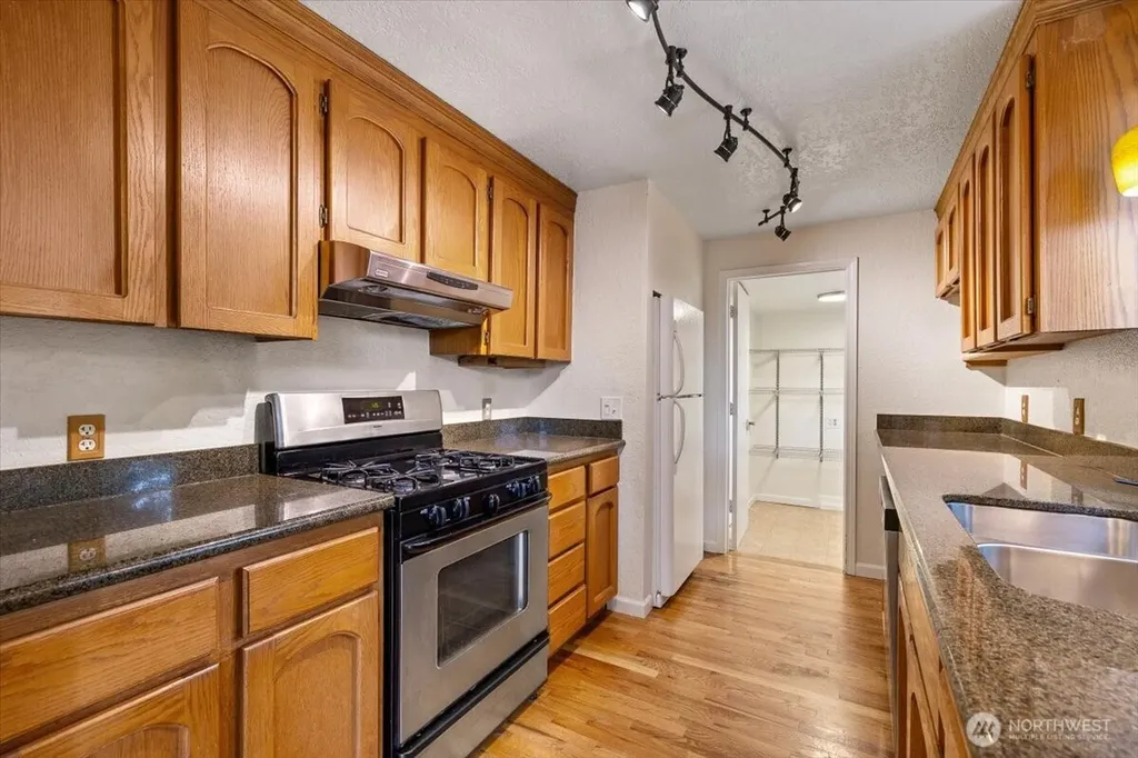 15062 SE 44th Street Bellevue WA 98006