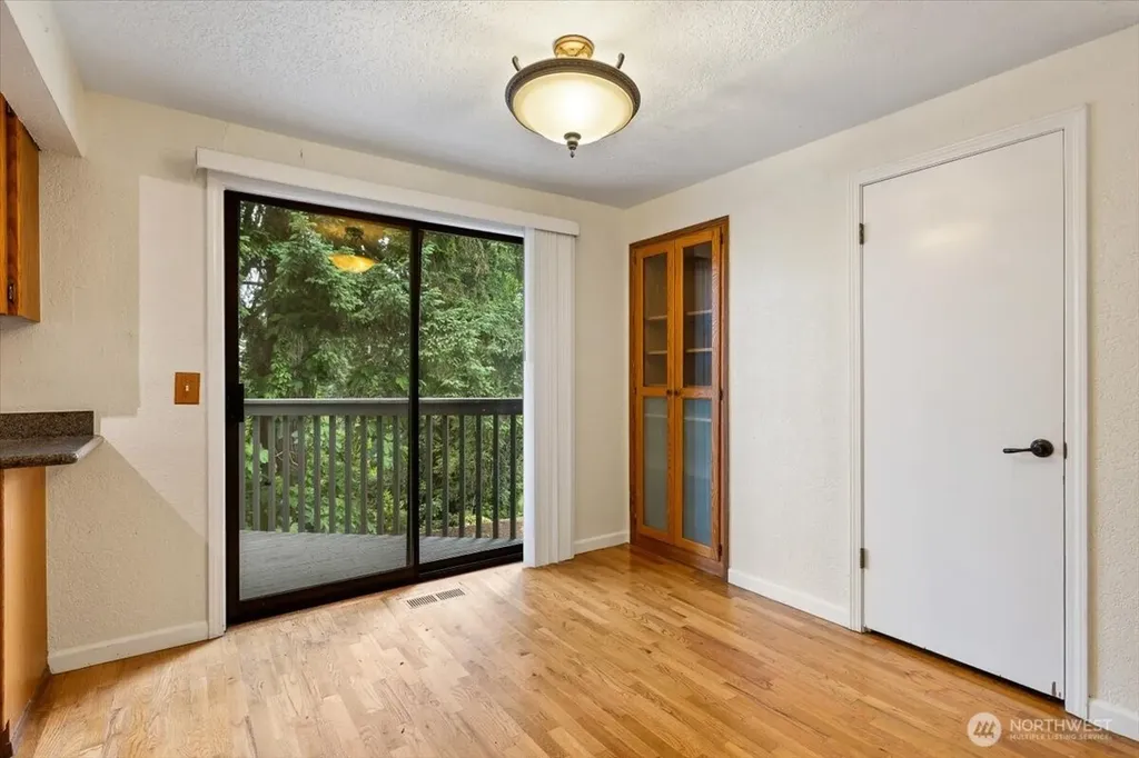 15062 SE 44th Street Bellevue WA 98006