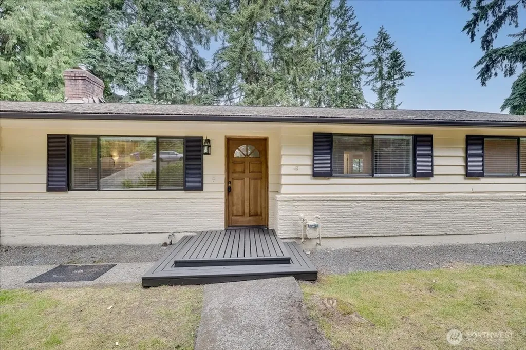 15062 SE 44th Street Bellevue WA 98006
