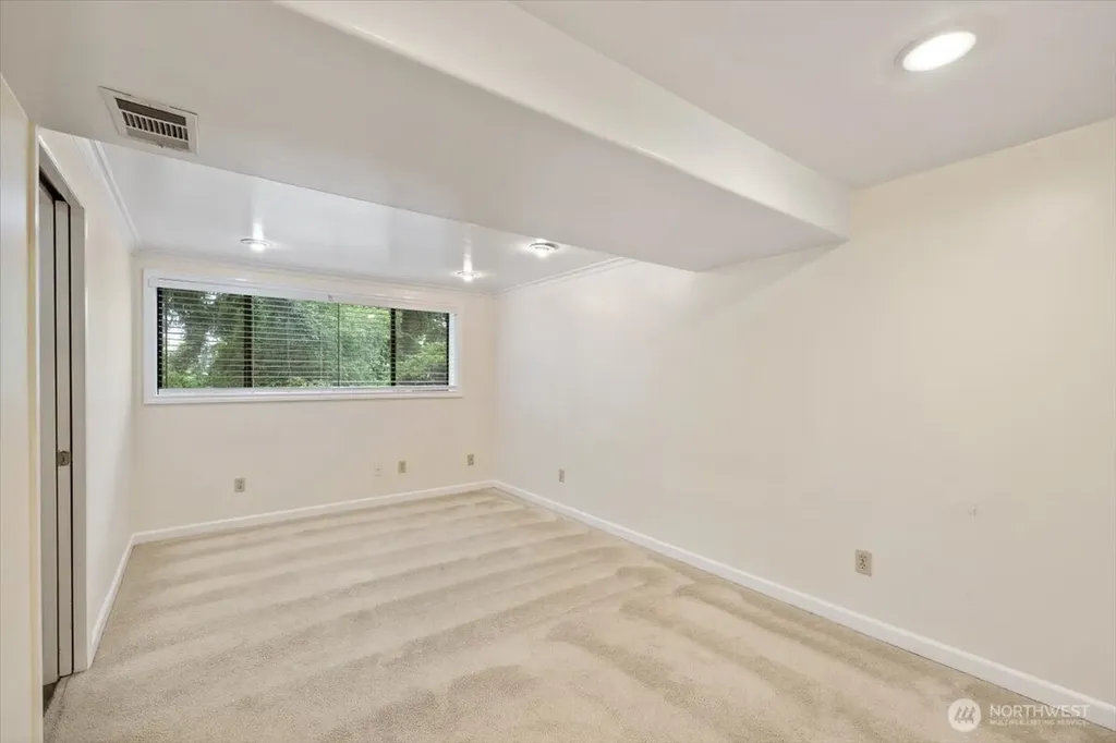 15062 SE 44th Street Bellevue WA 98006
