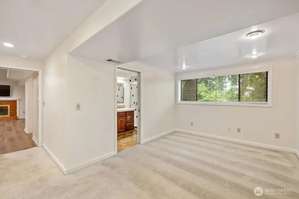 15062 SE 44th Street Bellevue WA 98006
