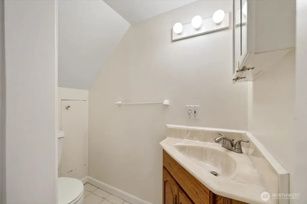 15062 SE 44th Street Bellevue WA 98006