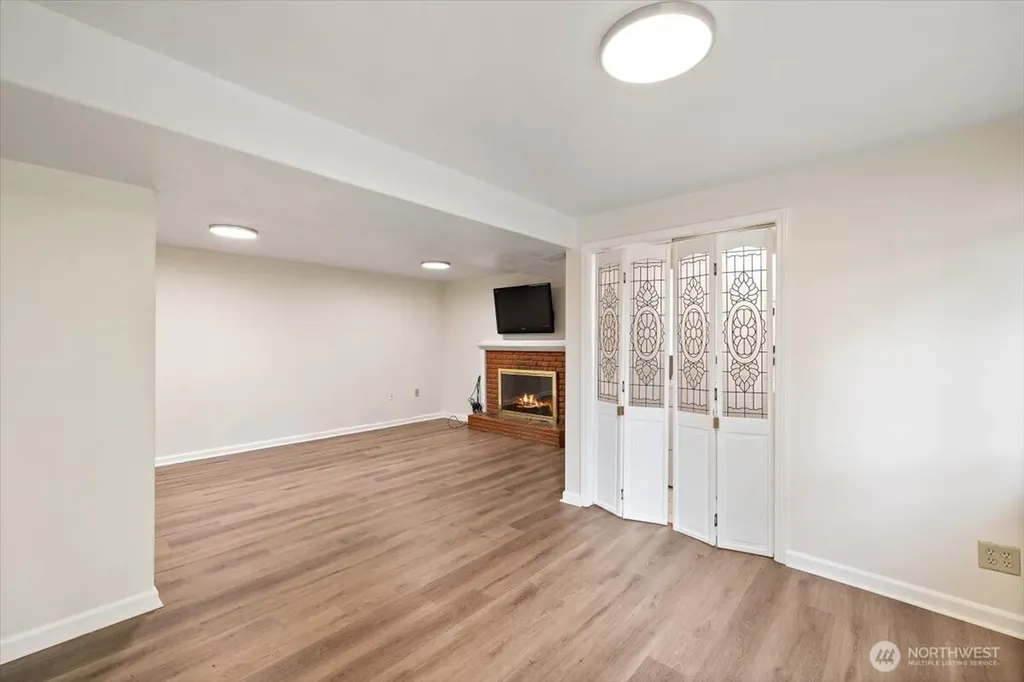 15062 SE 44th Street Bellevue WA 98006