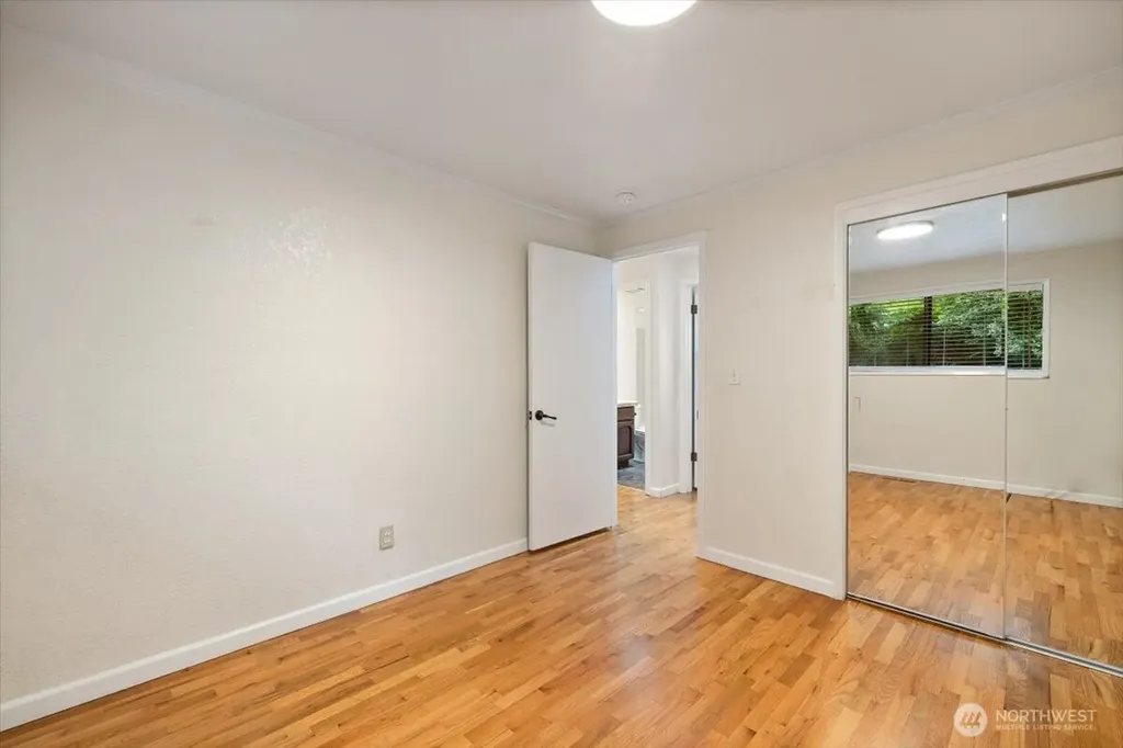 15062 SE 44th Street Bellevue WA 98006