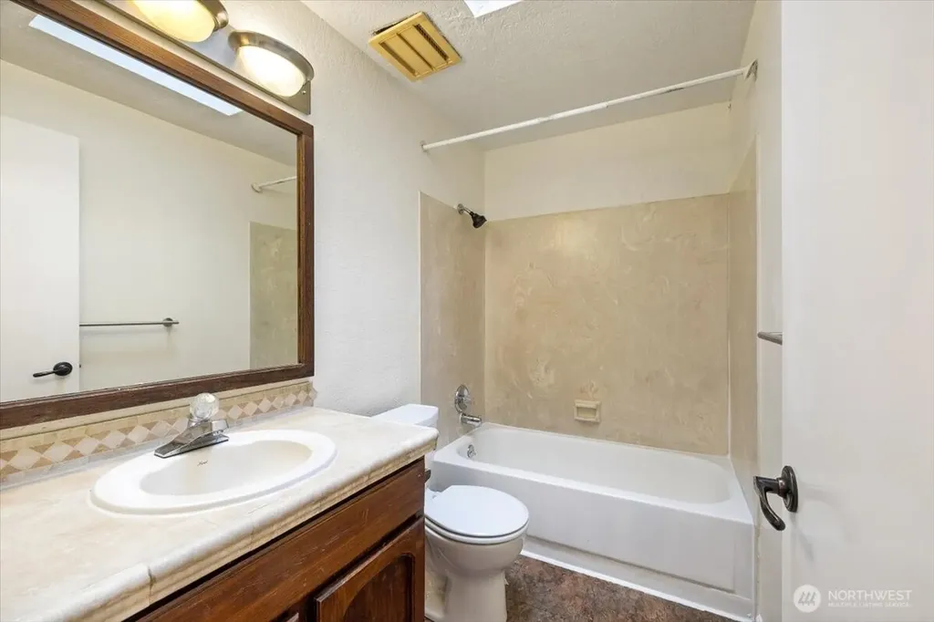 15062 SE 44th Street Bellevue WA 98006