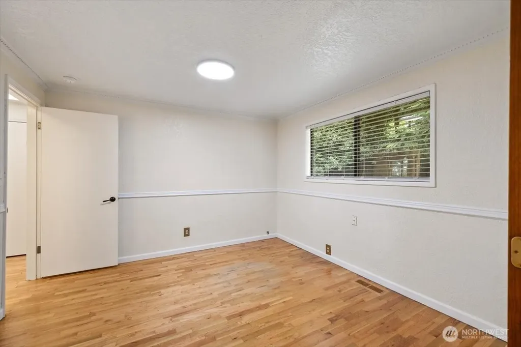 15062 SE 44th Street Bellevue WA 98006
