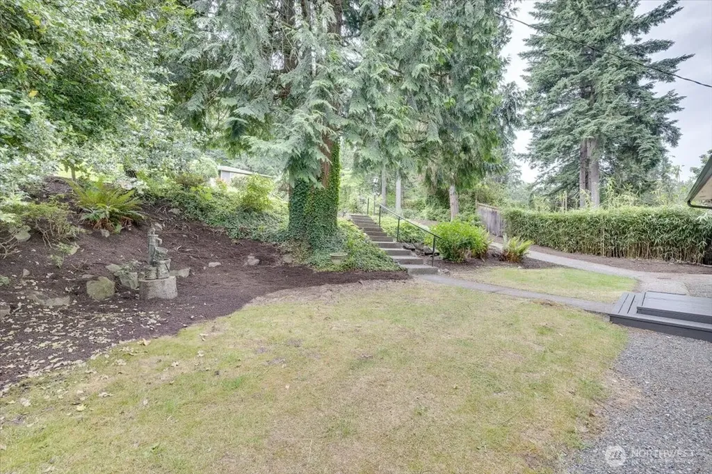 15062 SE 44th Street Bellevue WA 98006