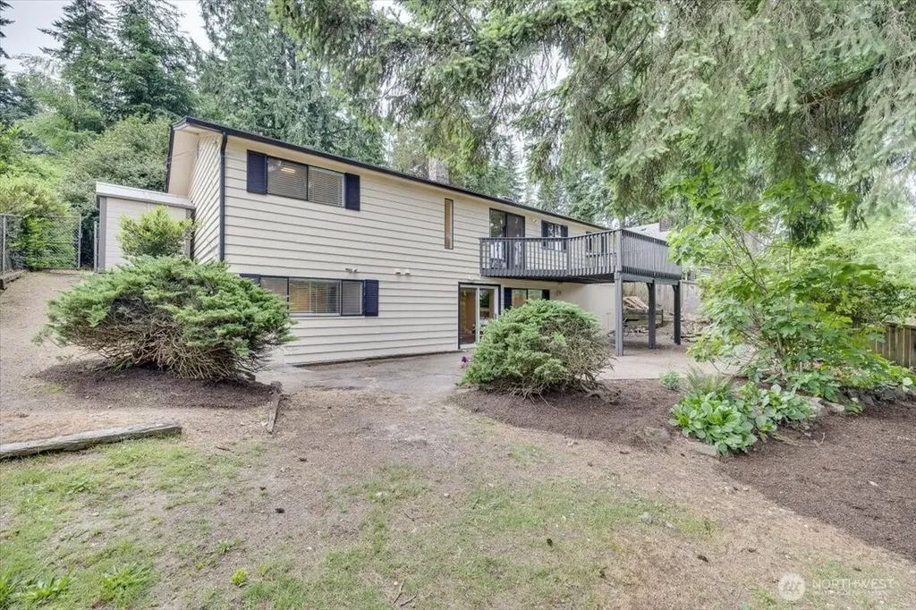 15062 SE 44th Street Bellevue WA 98006