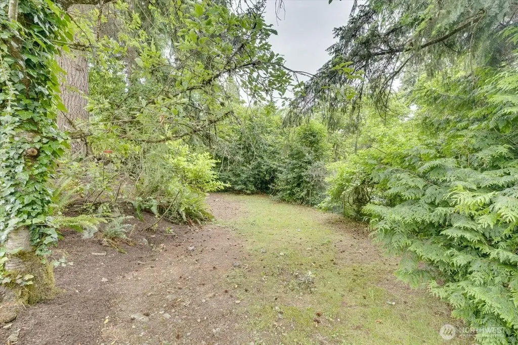15062 SE 44th Street Bellevue WA 98006