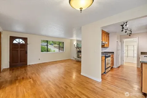 15062 SE 44th Street Bellevue WA 98006