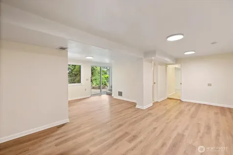 15062 SE 44th Street Bellevue WA 98006