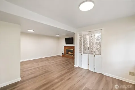 15062 SE 44th Street Bellevue WA 98006