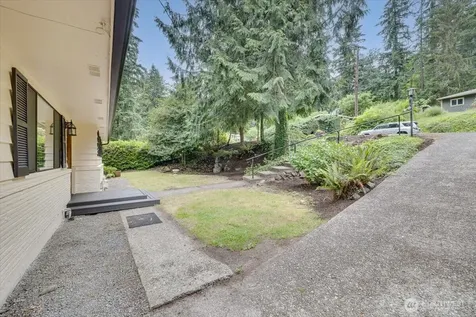 15062 SE 44th Street Bellevue WA 98006