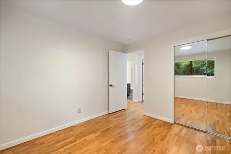 15062 SE 44th Street Bellevue WA 98006