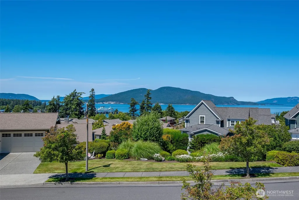 4815 Portalis Way Anacortes WA 98221