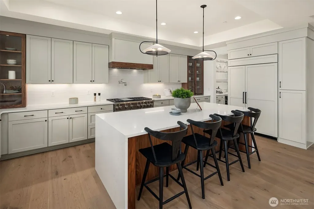 550 166th Avenue NE Bellevue WA 98008