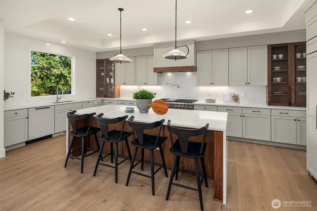 550 166th Avenue NE Bellevue WA 98008