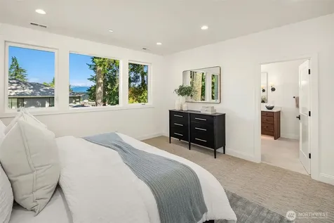 550 166th Avenue NE Bellevue WA 98008