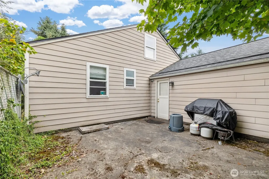 8316 121st Street SW Lakewood WA 98498