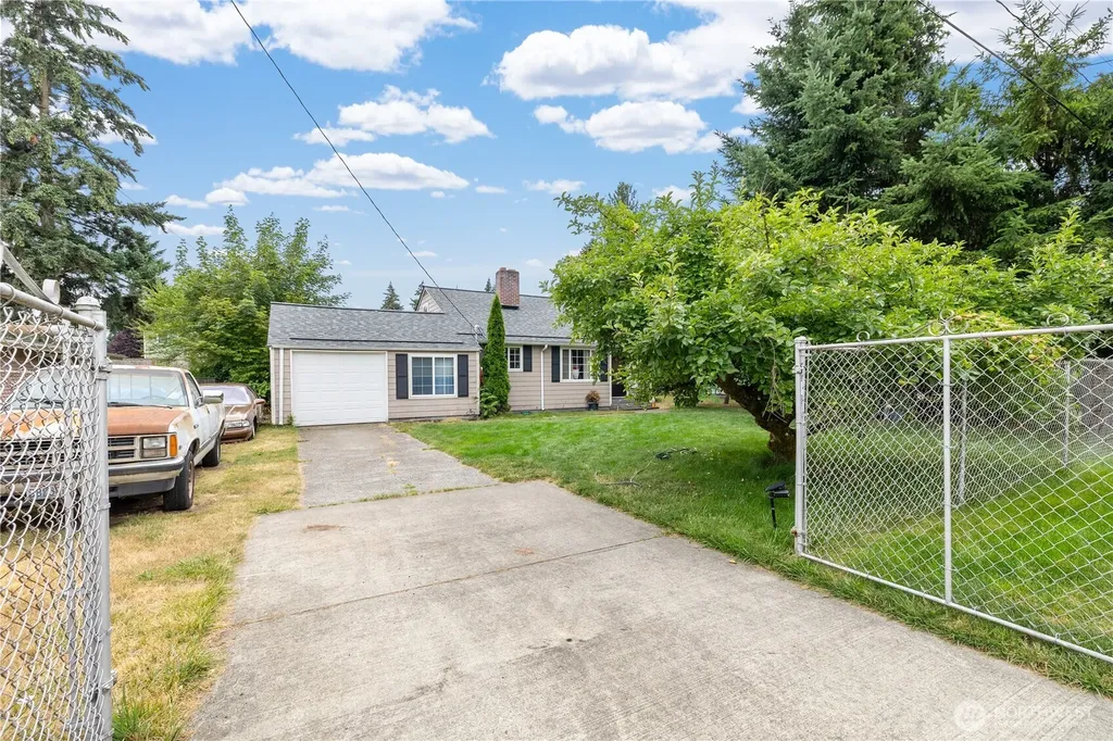 8316 121st Street SW Lakewood WA 98498
