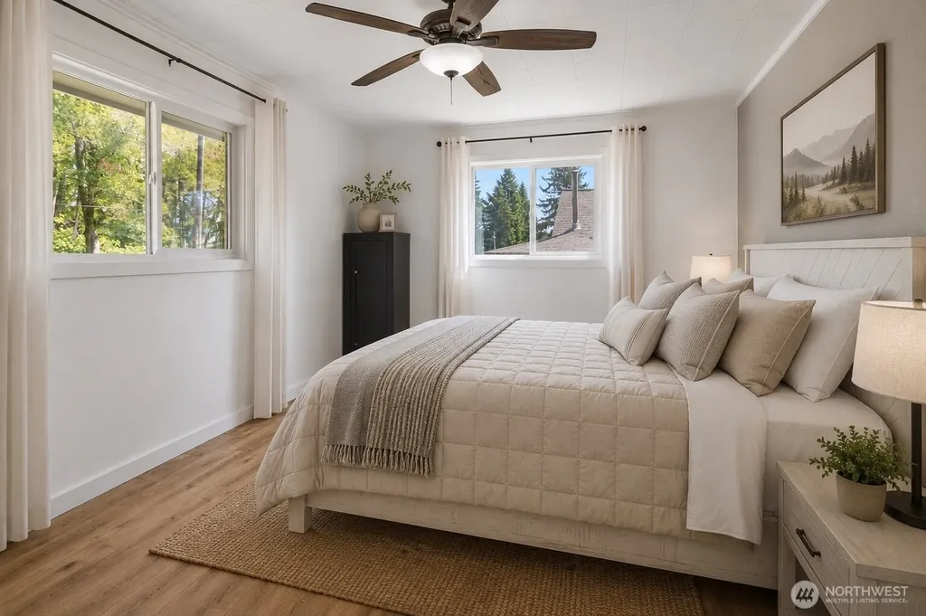 21 Maple Leaf Street Raymond WA 98577