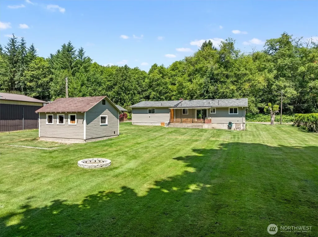 21 Maple Leaf Street Raymond WA 98577
