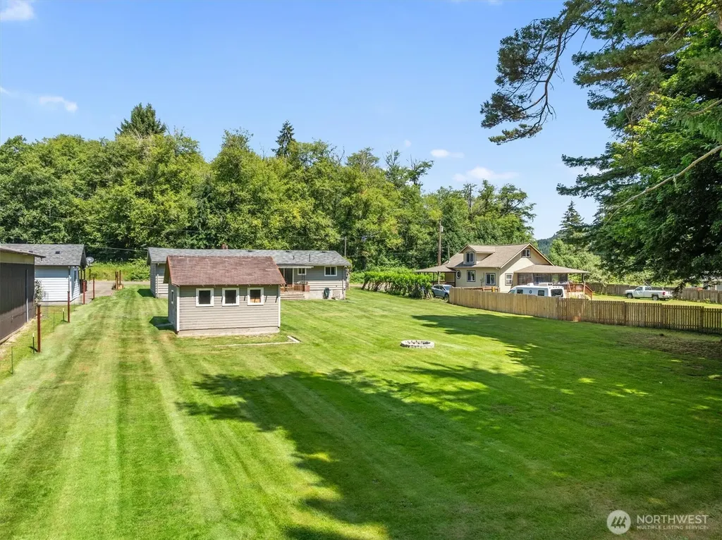 21 Maple Leaf Street Raymond WA 98577