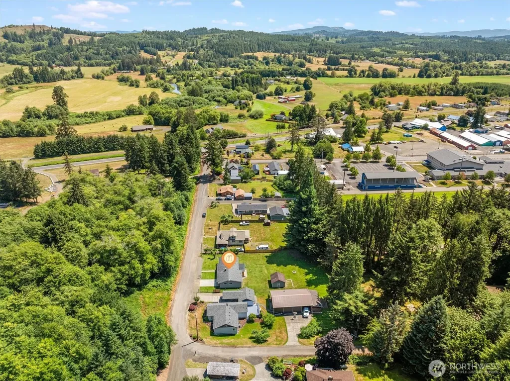21 Maple Leaf Street Raymond WA 98577
