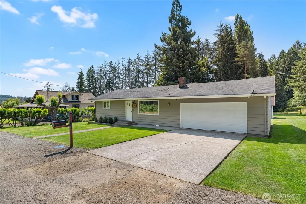 21 Maple Leaf Street Raymond WA 98577