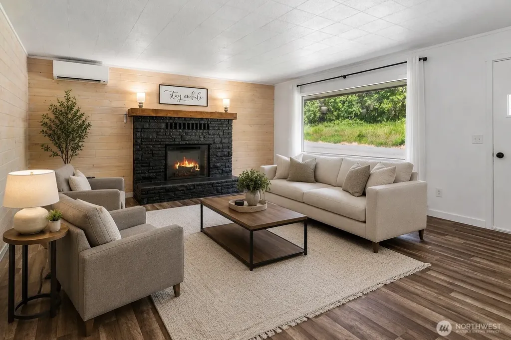 21 Maple Leaf Street Raymond WA 98577