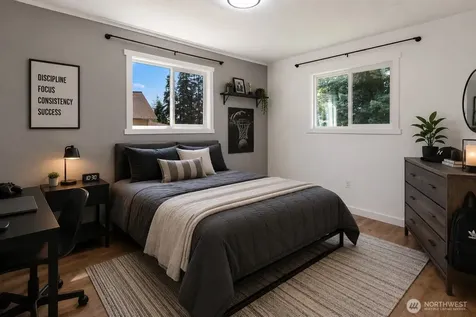 21 Maple Leaf Street Raymond WA 98577